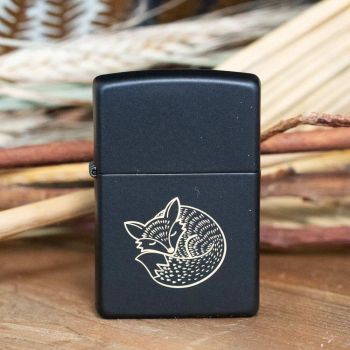 Zippo mit Gravur in schwarz matt Fuchs Motiv