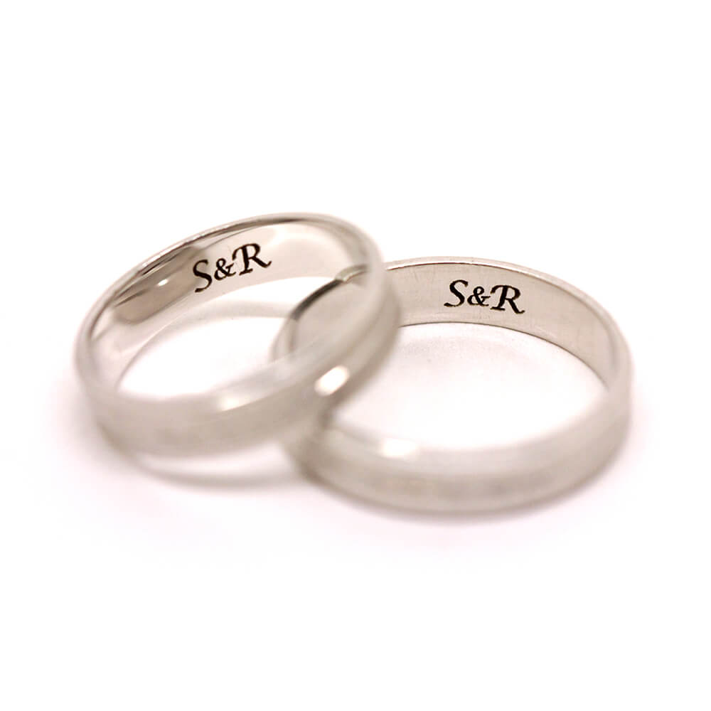 Silberner Ring Gravur mit Initialen Hochzeit
