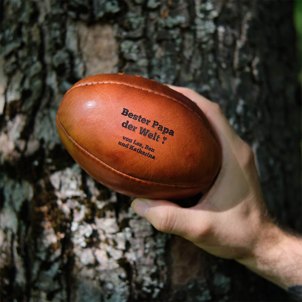 Geschenke fuer sportbegeisterte Vater Mini Rugby Ball mit Gravur